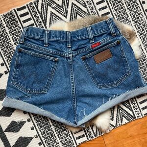 Vintage Wrangler Cowboy Cut 32x24 MWZ Cut off Shorts